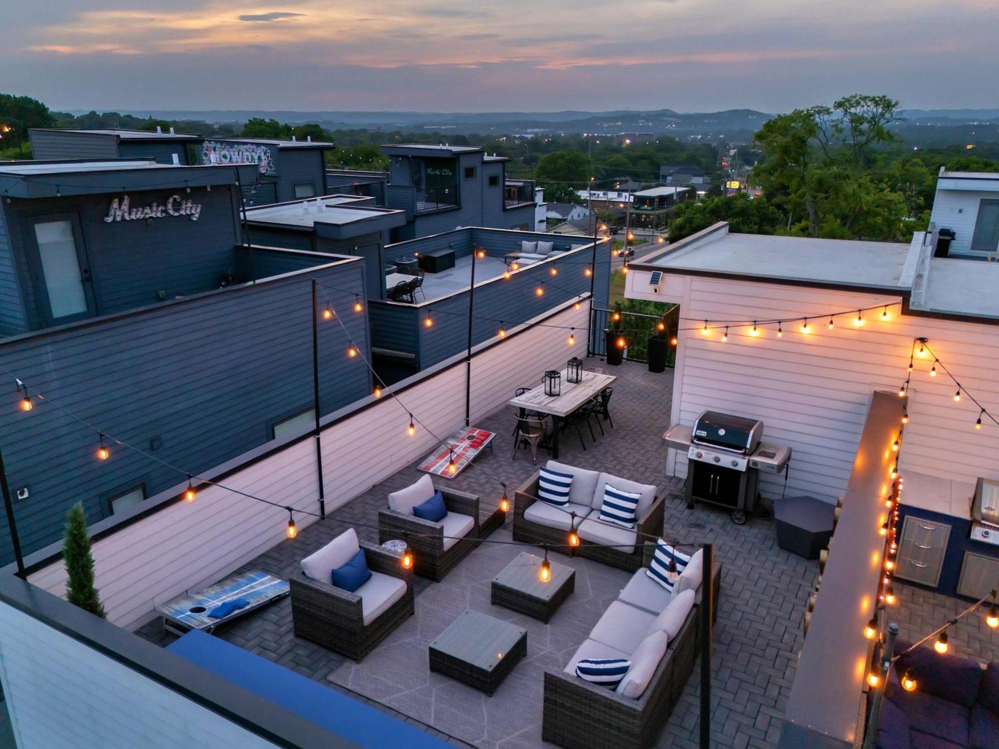 Ultimate Rooftop Double Games Bbq Skyline Views