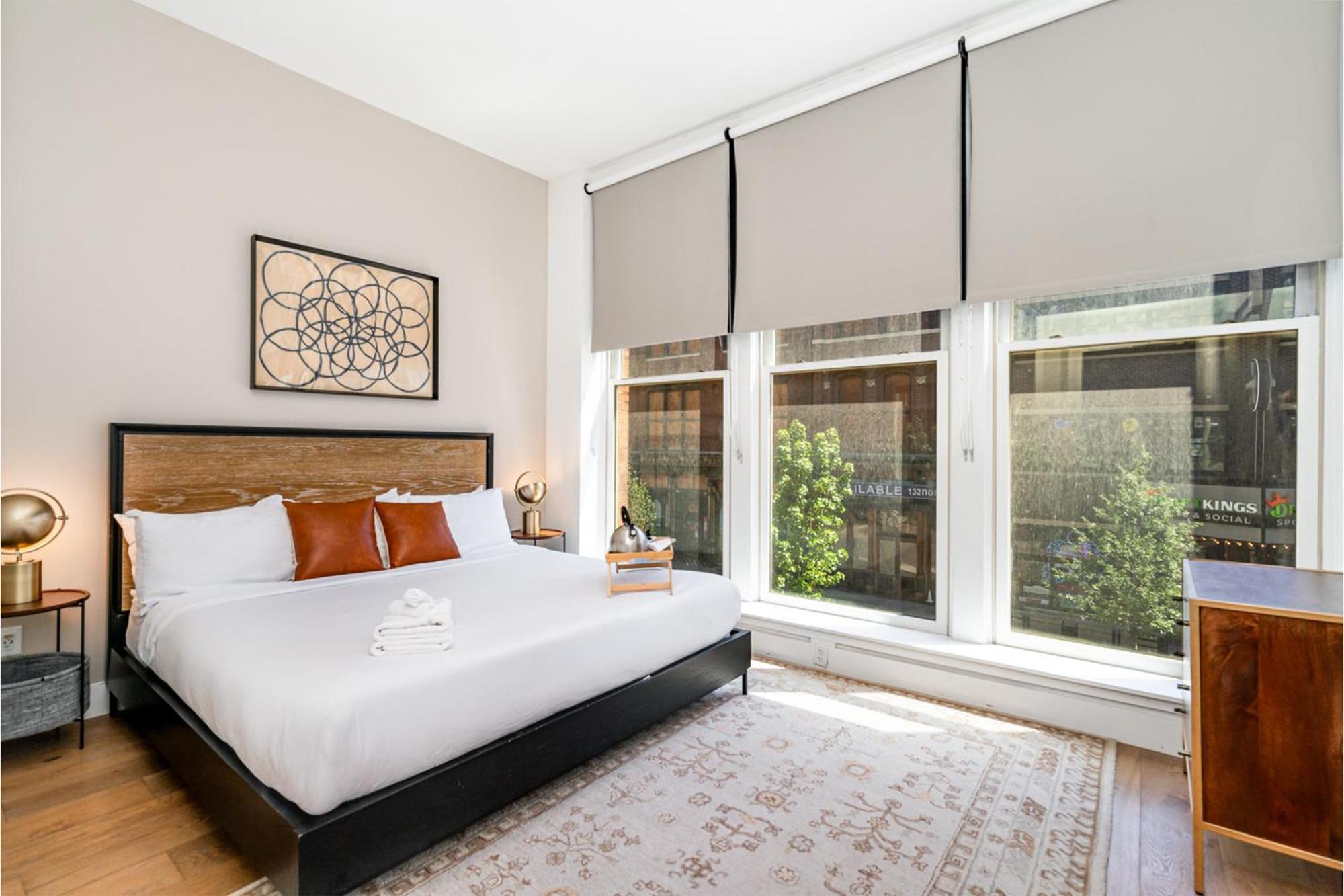 Holiday home The Saddlery-southern Set-2 Units-walk To Broadway