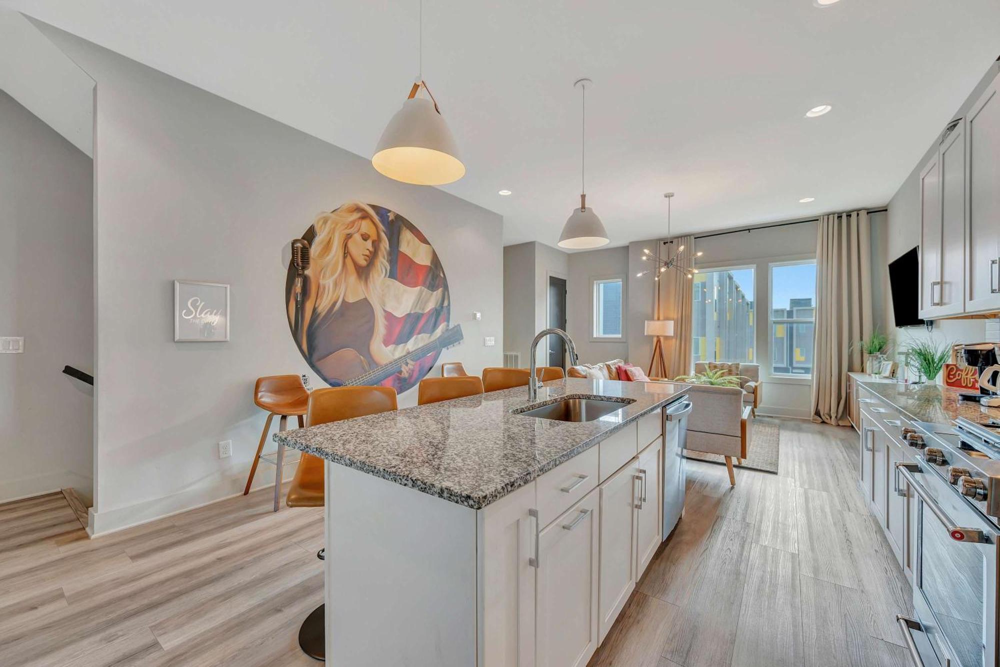 Rooftop Deck Grill Ping Pong Near Downtown Holiday home