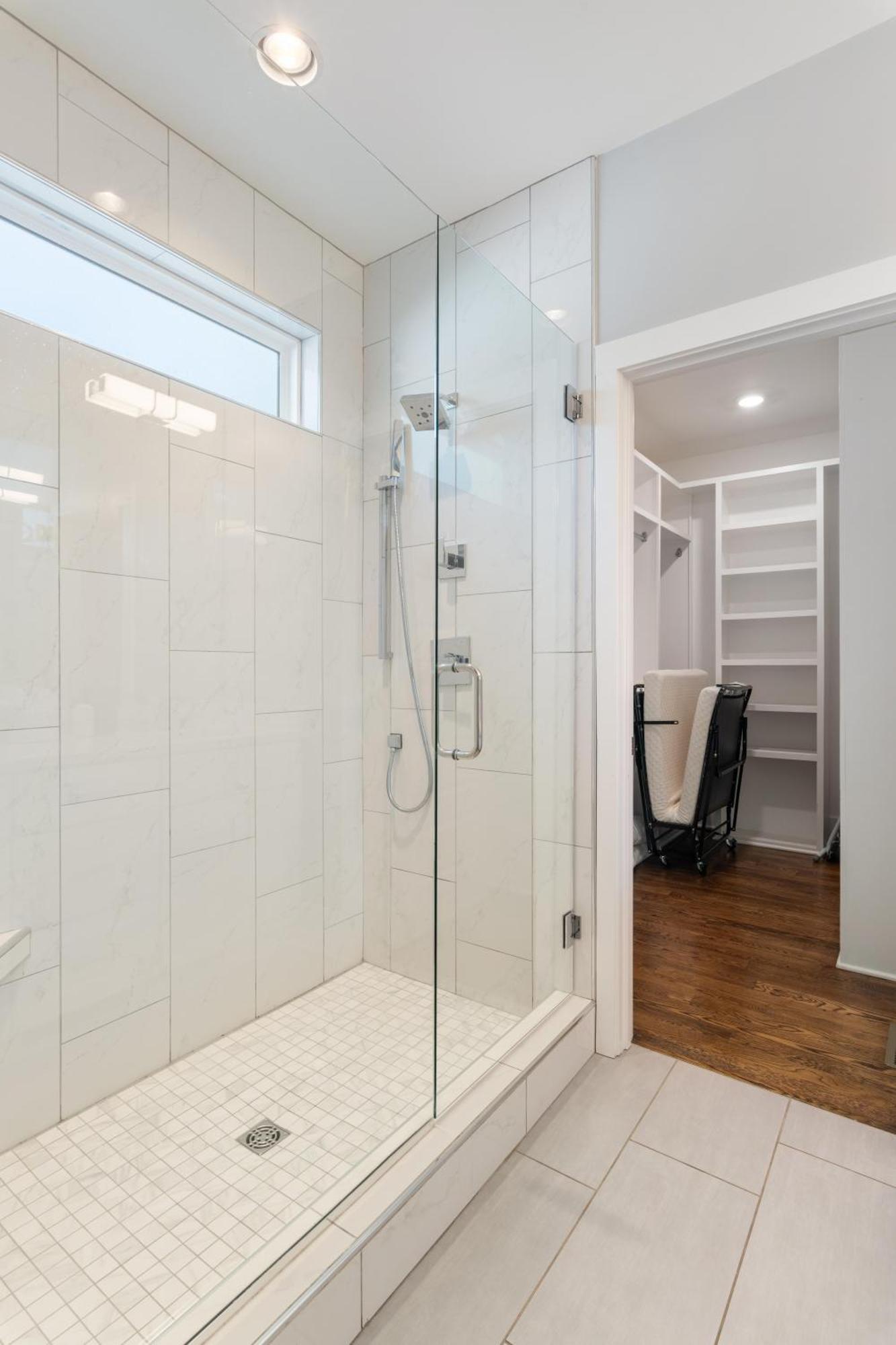 Downtown Stunner Holiday home