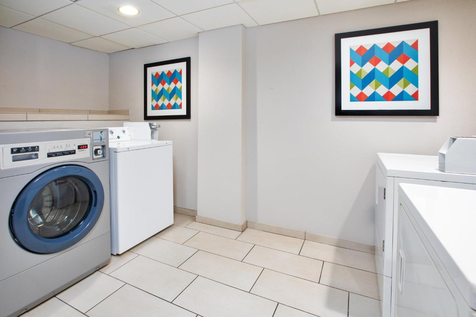 Express Nashville-downtown - Broadway By Ihg Hotel 3*