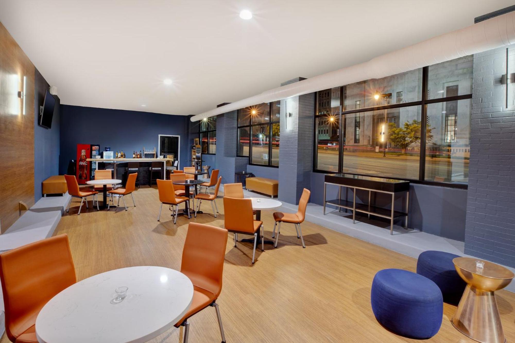 Hotel Express Nashville-downtown - Broadway By Ihg Nashville