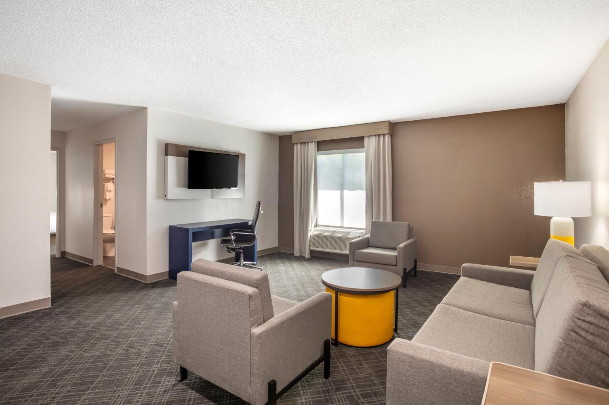 Comfort Airport - Bna Hotel Nashville