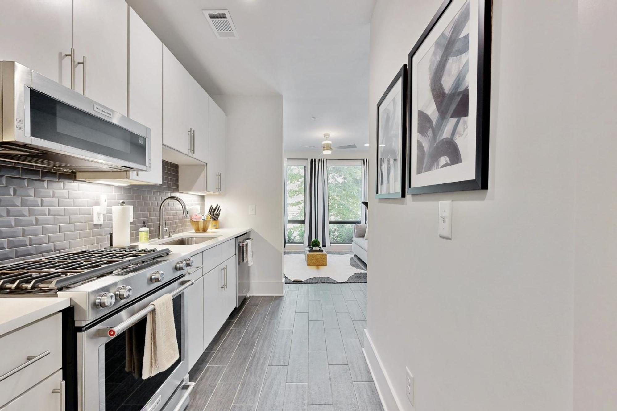 19th & Wedgewood Apartment *