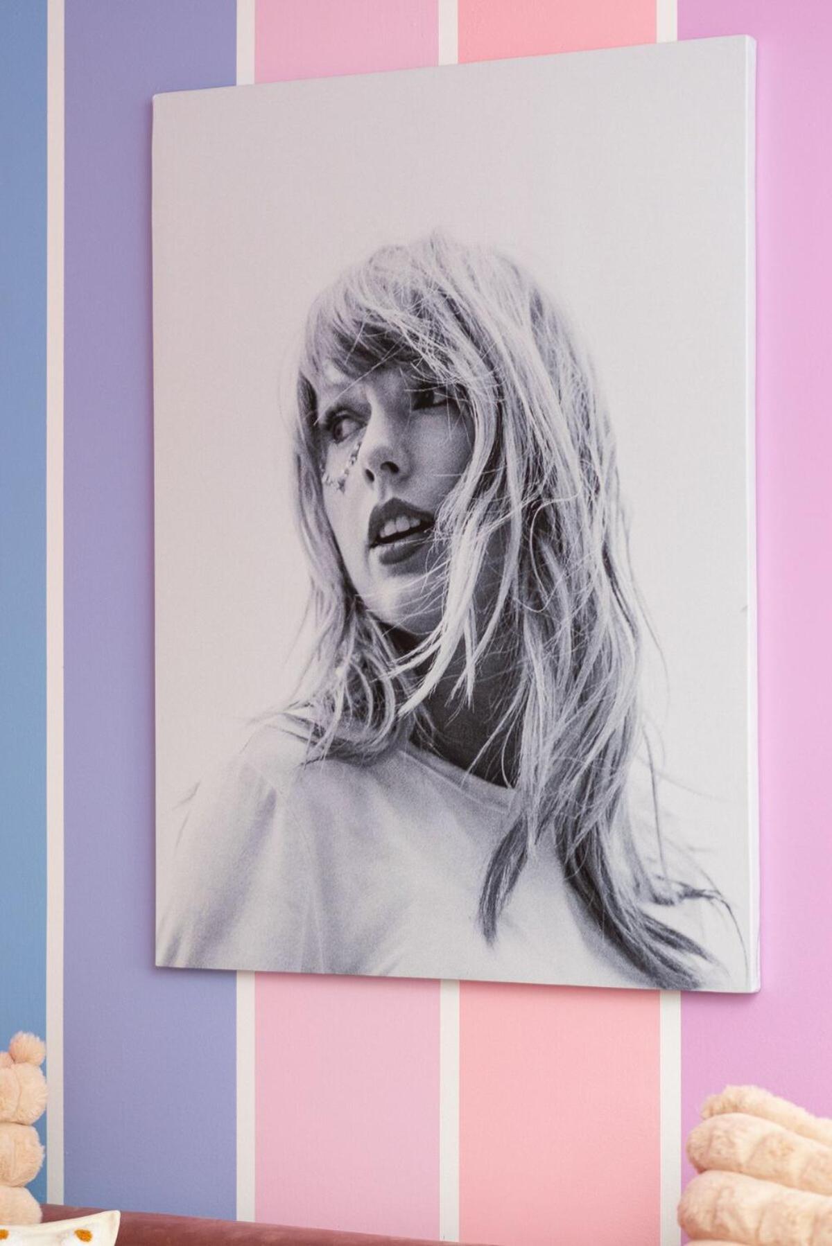 Swiftie Paradise, Music Row Unit 1 Apartment *