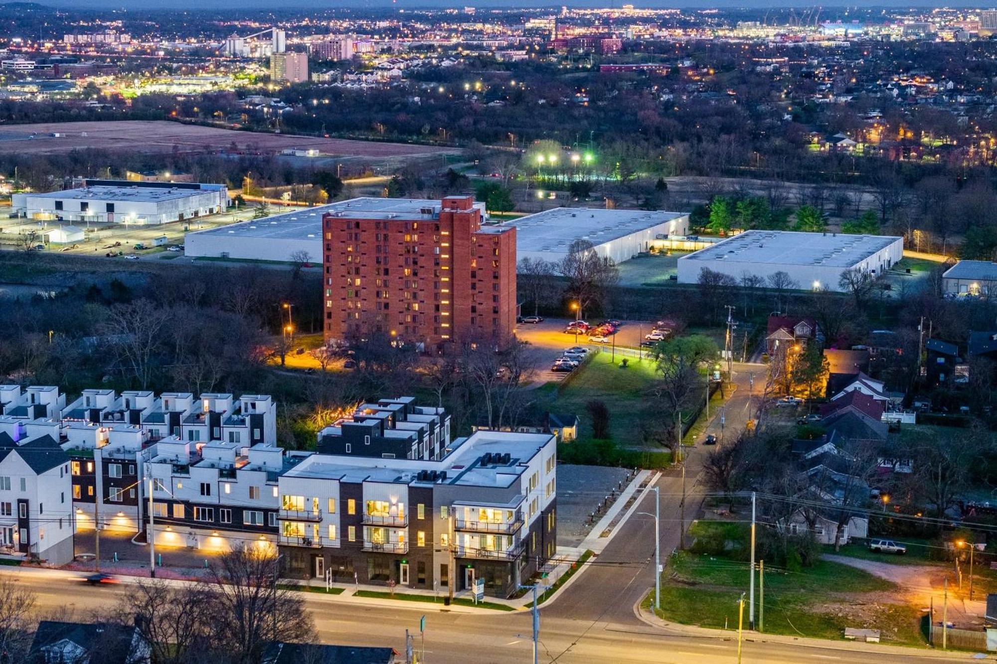 New Build Sleeps 12 2 Modern Design Near Downtown *