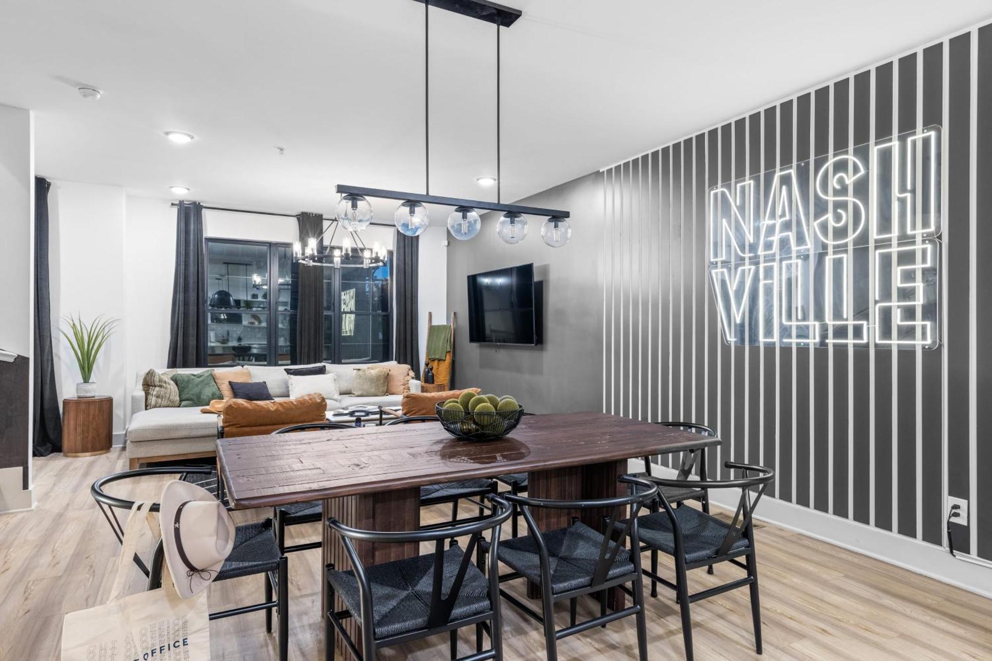 Skyline Soundhouse By Avantstay Rooftop Deck Game Near East Broadway Holiday home *