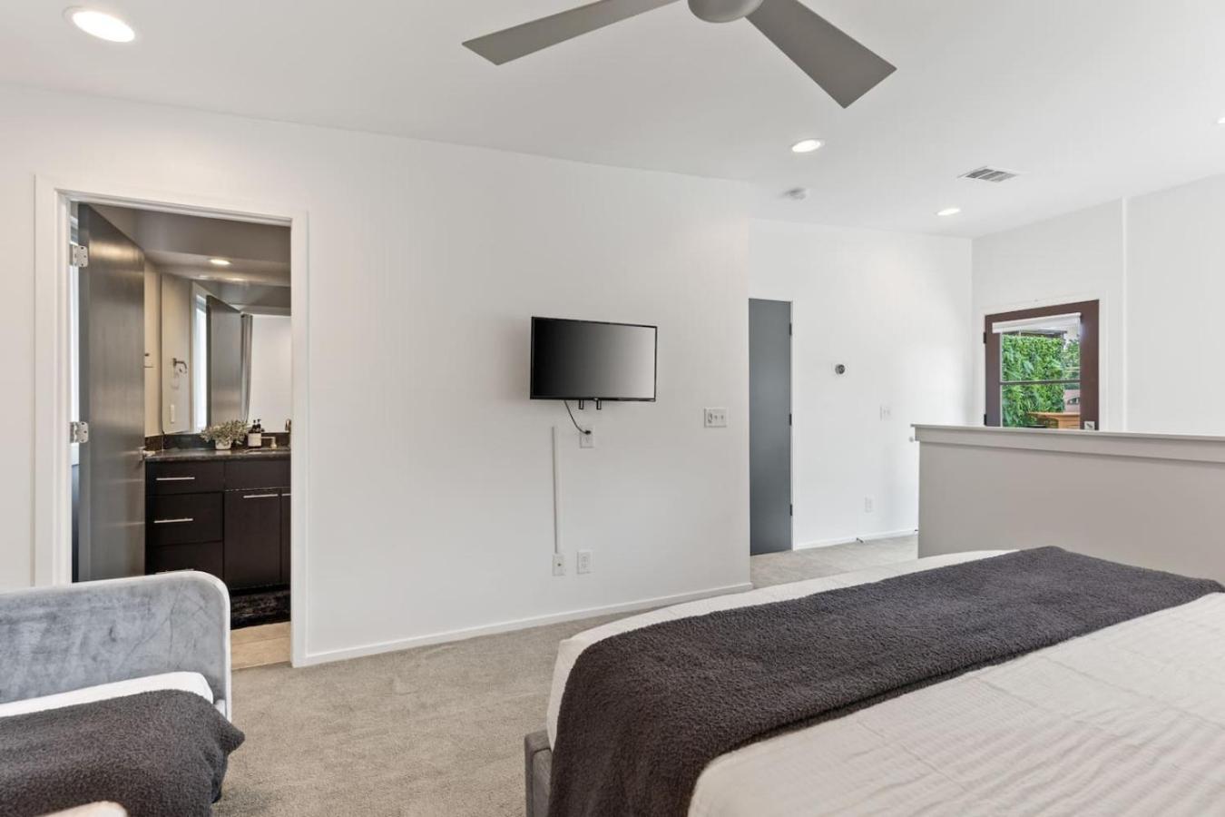 Holiday home 12 South Walk To Belmont With Deck And Patio *