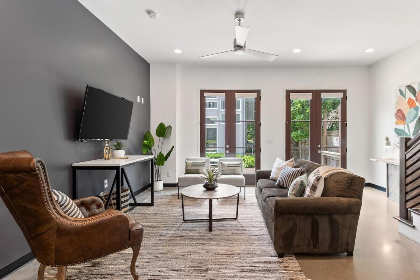 Holiday home 12 South Walk To Belmont With Deck And Patio Nashville