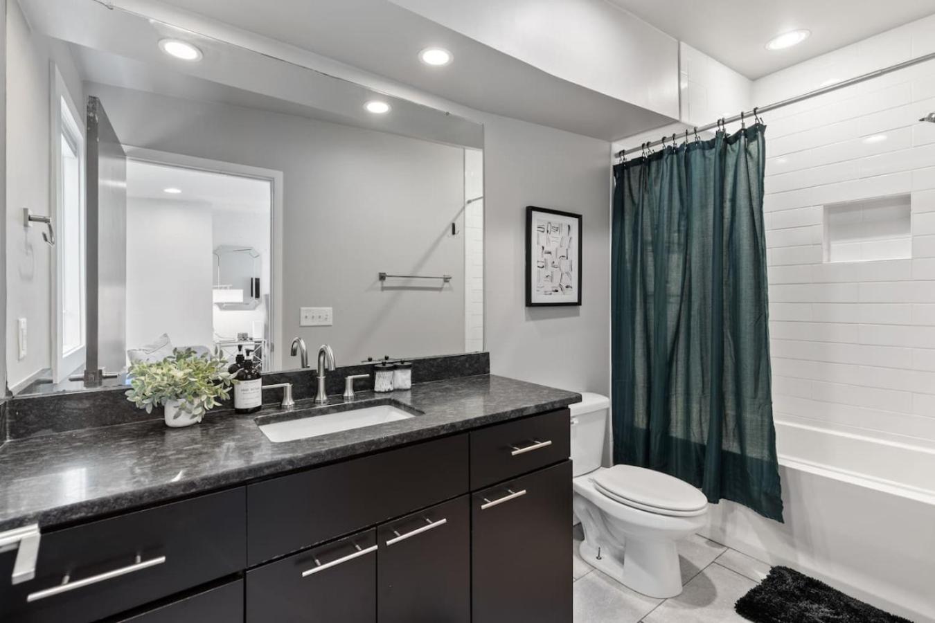 12 South Walk To Belmont With Deck And Patio Holiday home