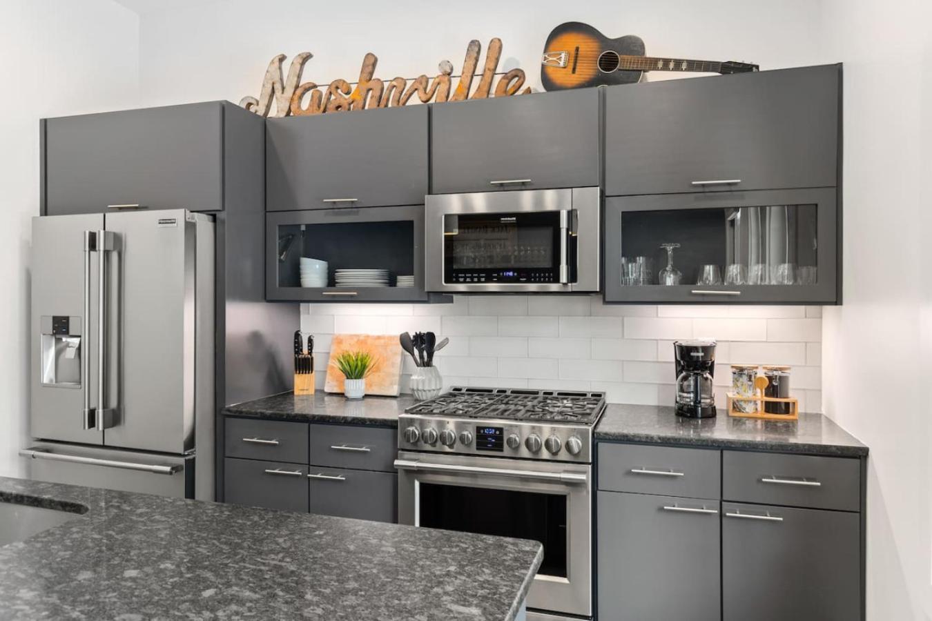 Holiday home 12 South Walk To Belmont With Deck And Patio Nashville