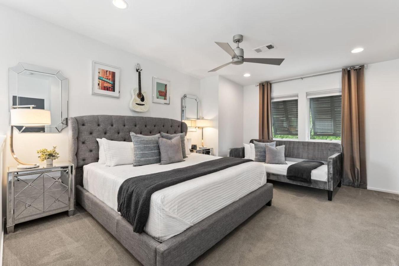 12 South Walk To Belmont With Deck And Patio Holiday home Nashville