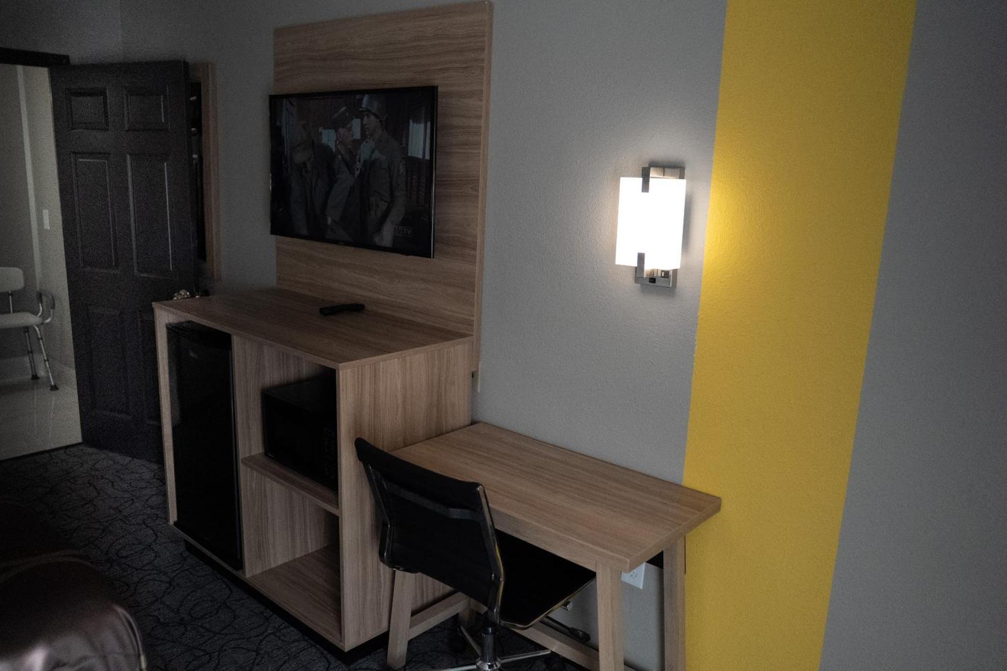 Super 8 By Wyndham Antioch/nashville South East Nashville