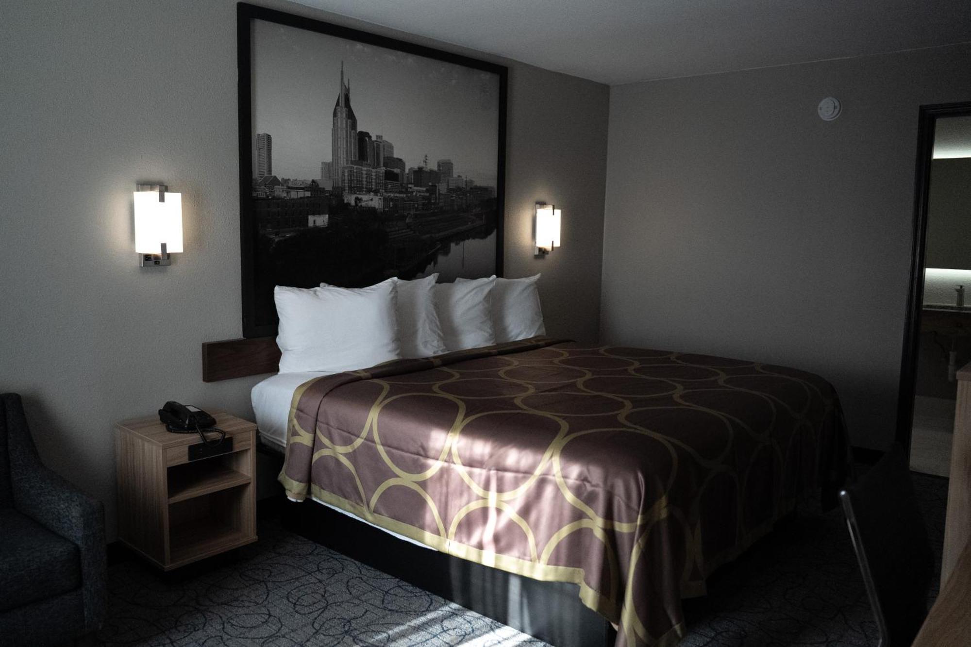 Hotel Super 8 By Wyndham Antioch/nashville South East 2*