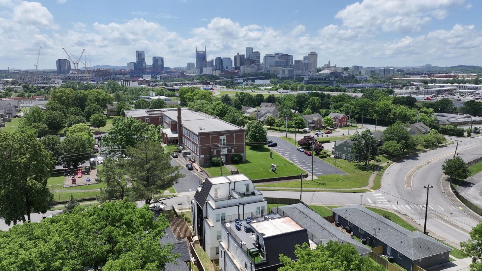 New Elevations Rooftop 5 Min To Downtown Nash Villa Nashville