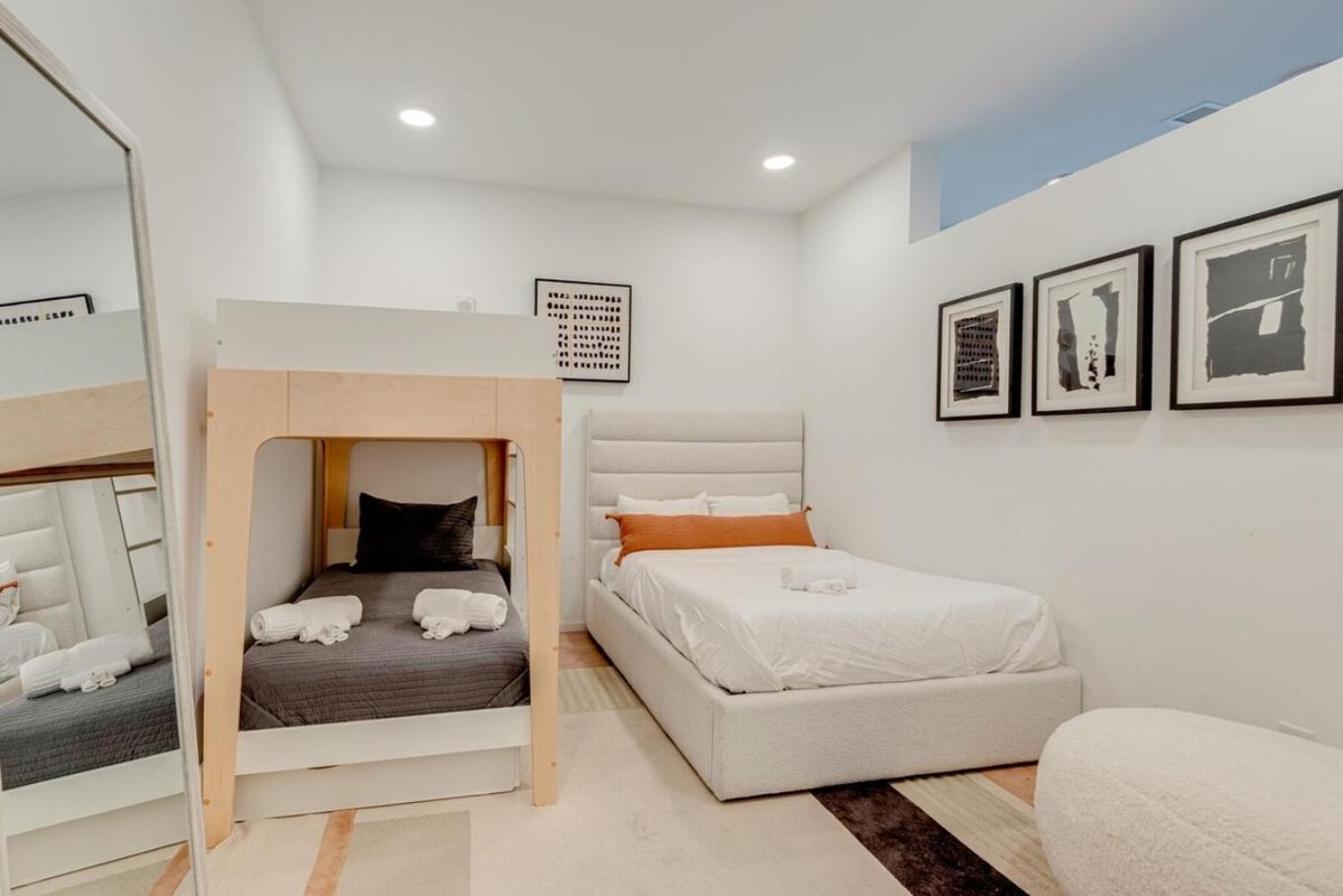 Stylish Riverfront Eve 305 - Free Parking