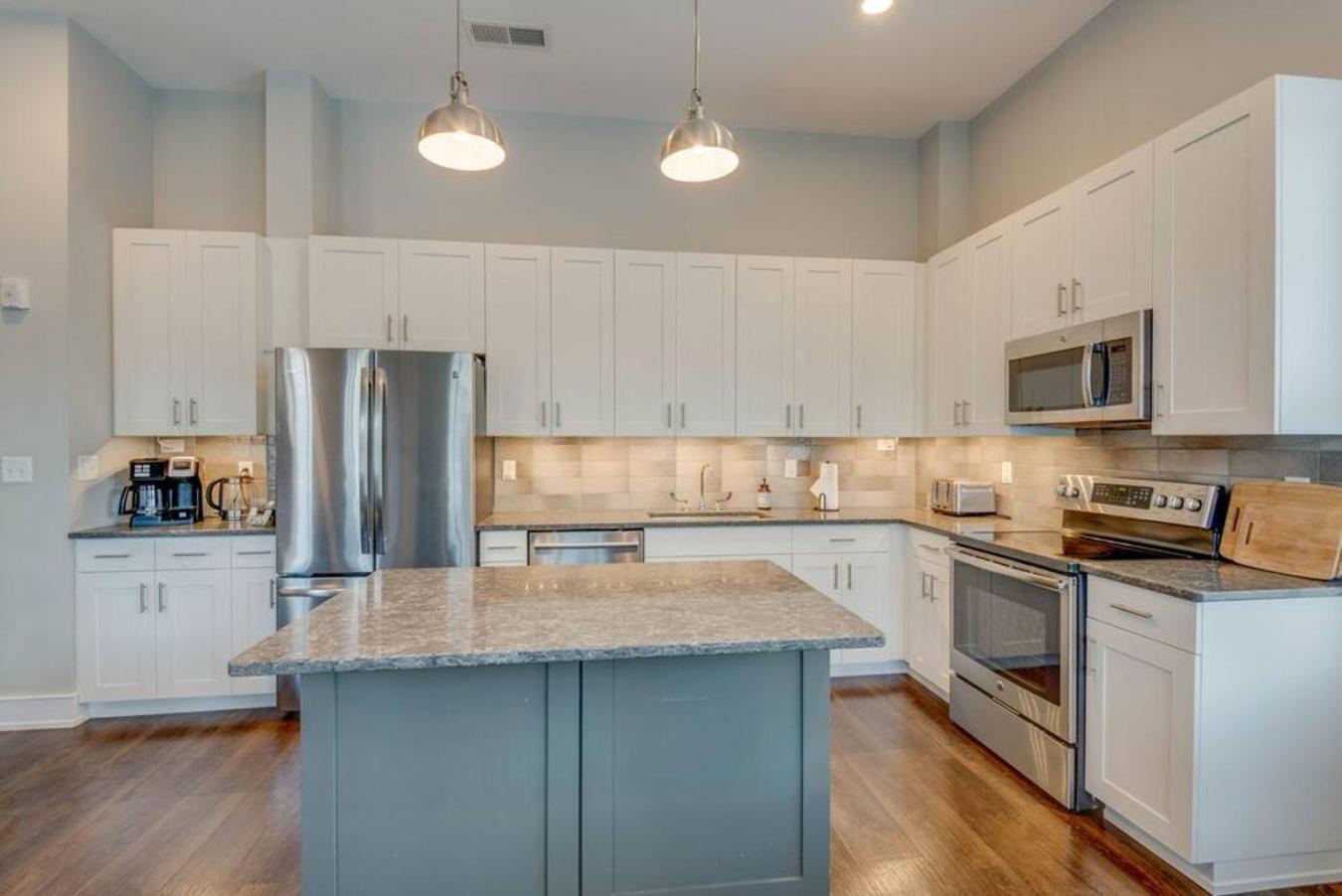 Boutique In The Heart Of Dynamic 12 South Holiday home