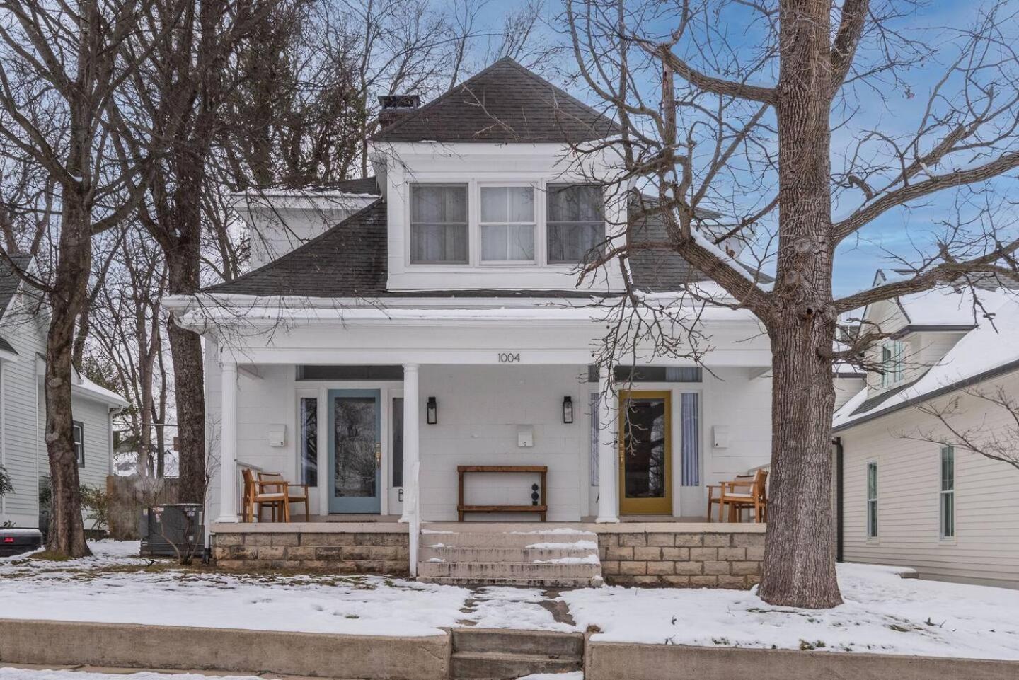 Chic 2 Bed 2 Bath, In 12 South