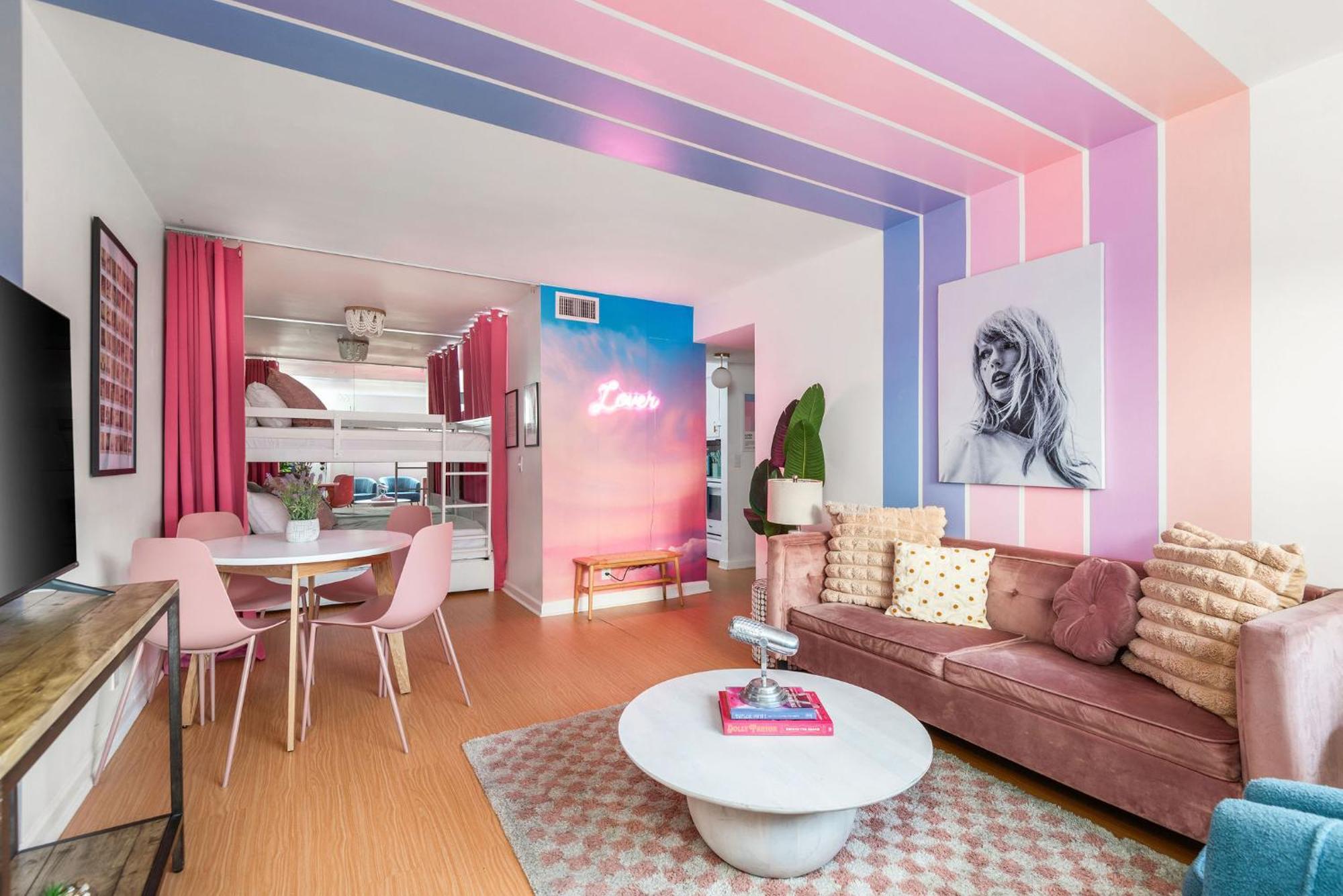 Swiftie Paradise, Music Row Unit 1