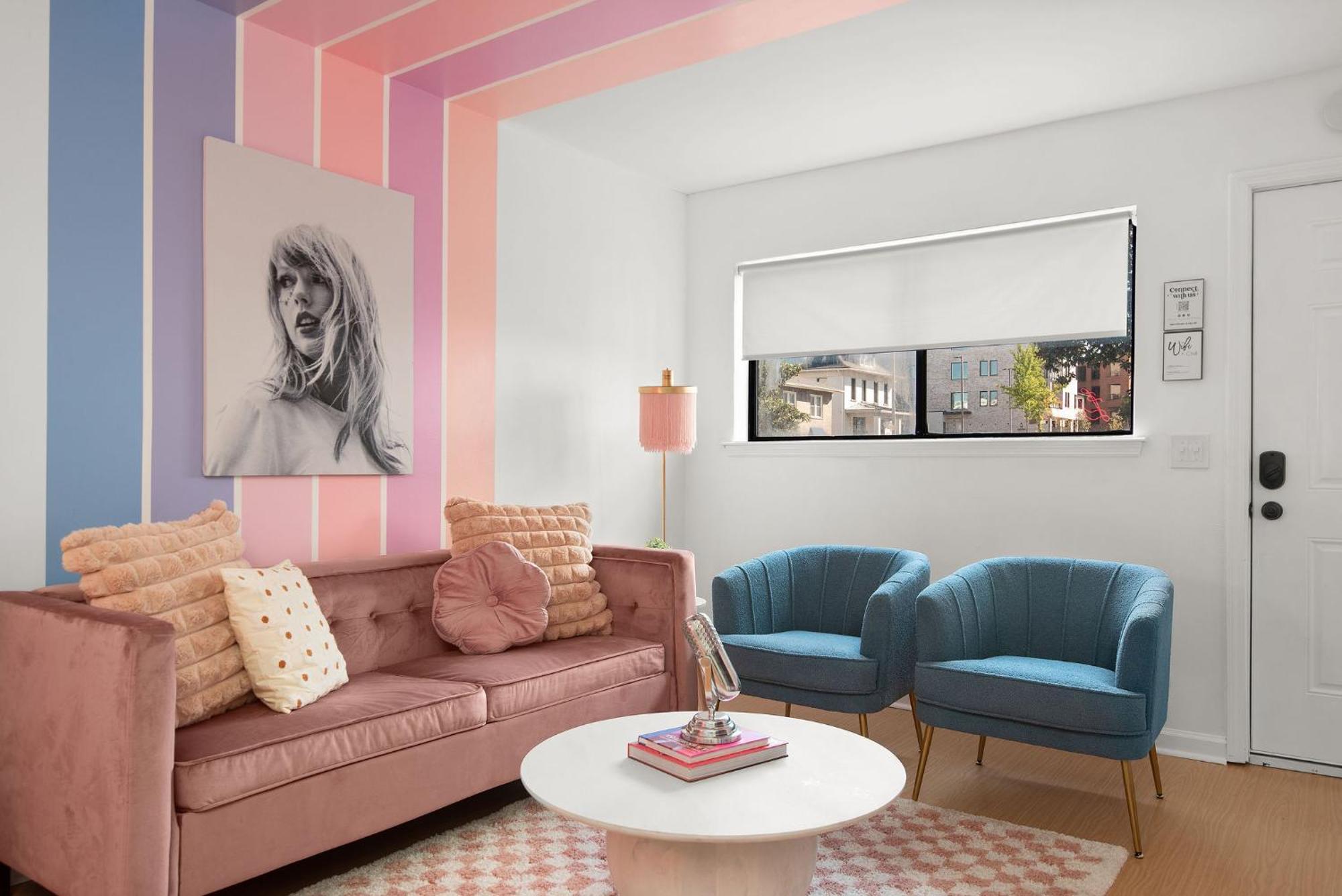 Swiftie Paradise, Music Row Unit 1 *