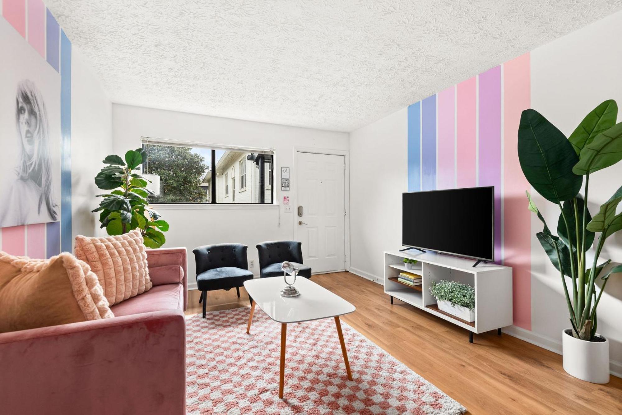 Apartment Enchanted In Nashville, Swiftie Sanctuary Unit 5 *