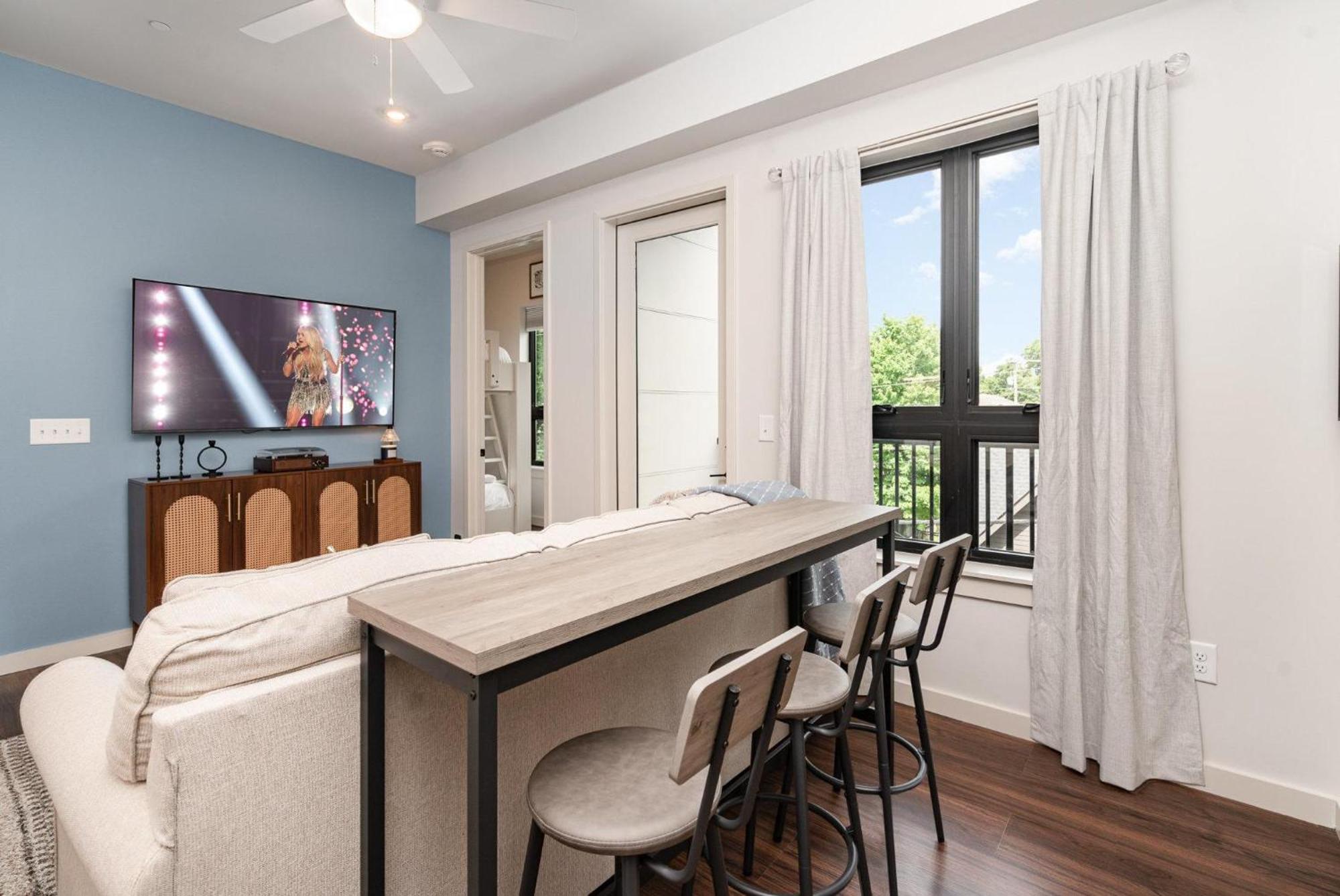 Harmony Outpost-pool & Gym-4 Mins To Broadway *