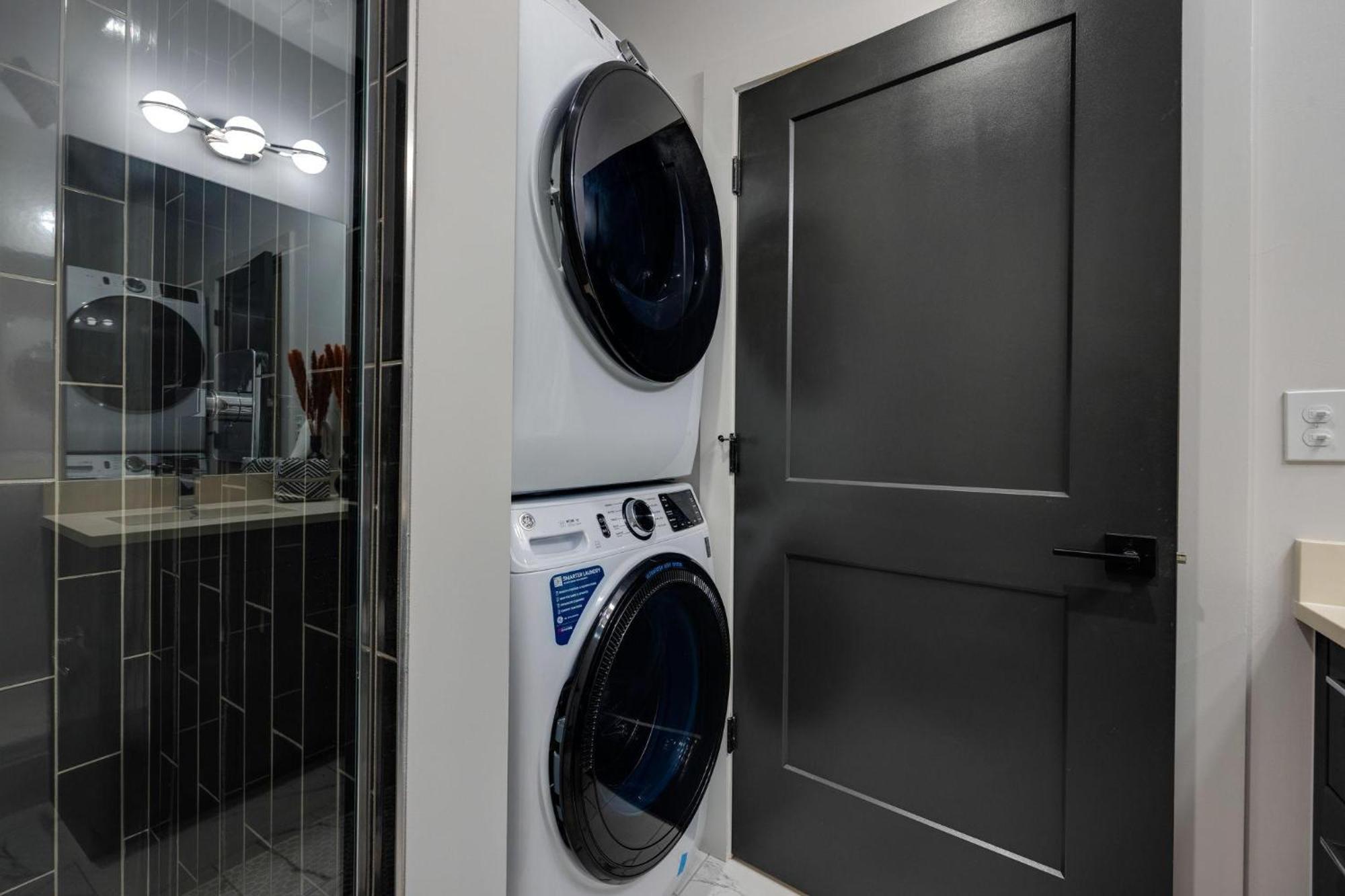 Holiday home Twin Notes - Odyssey - 2 Units - Mins To Broadway