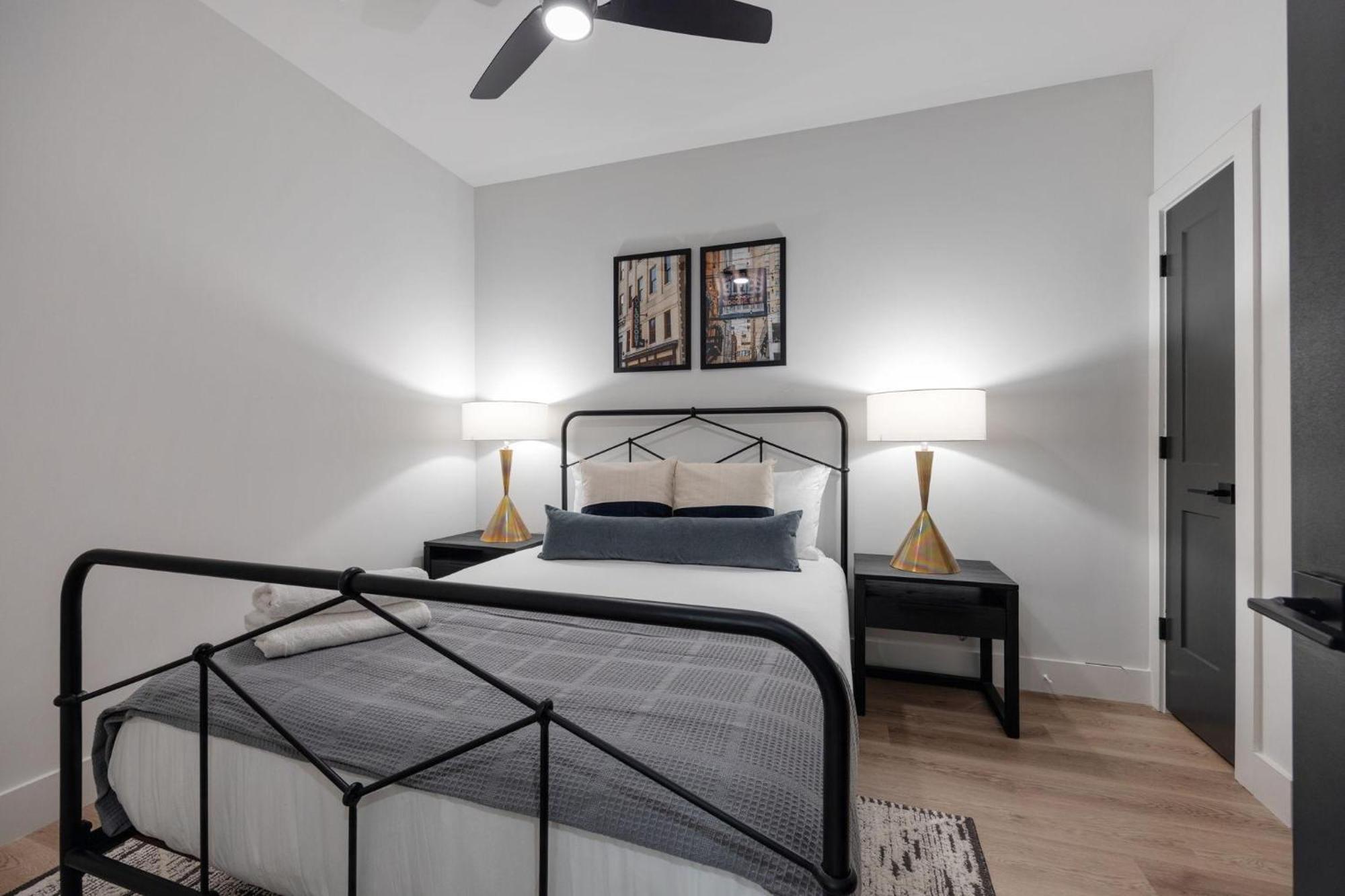 Holiday home Twin Notes - Odyssey - 2 Units - Mins To Broadway Nashville