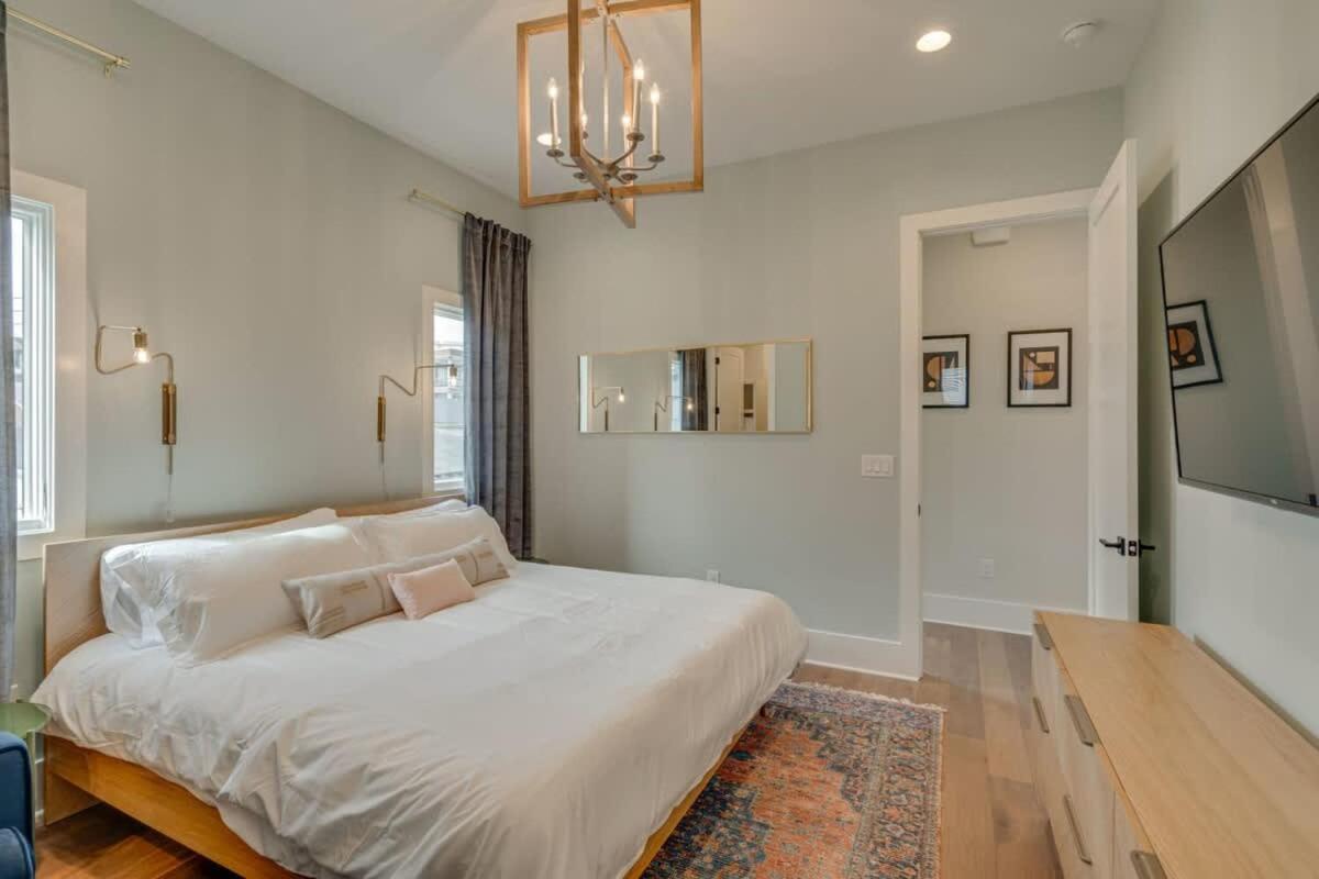 Luxurious Germantown Homes For Groups *