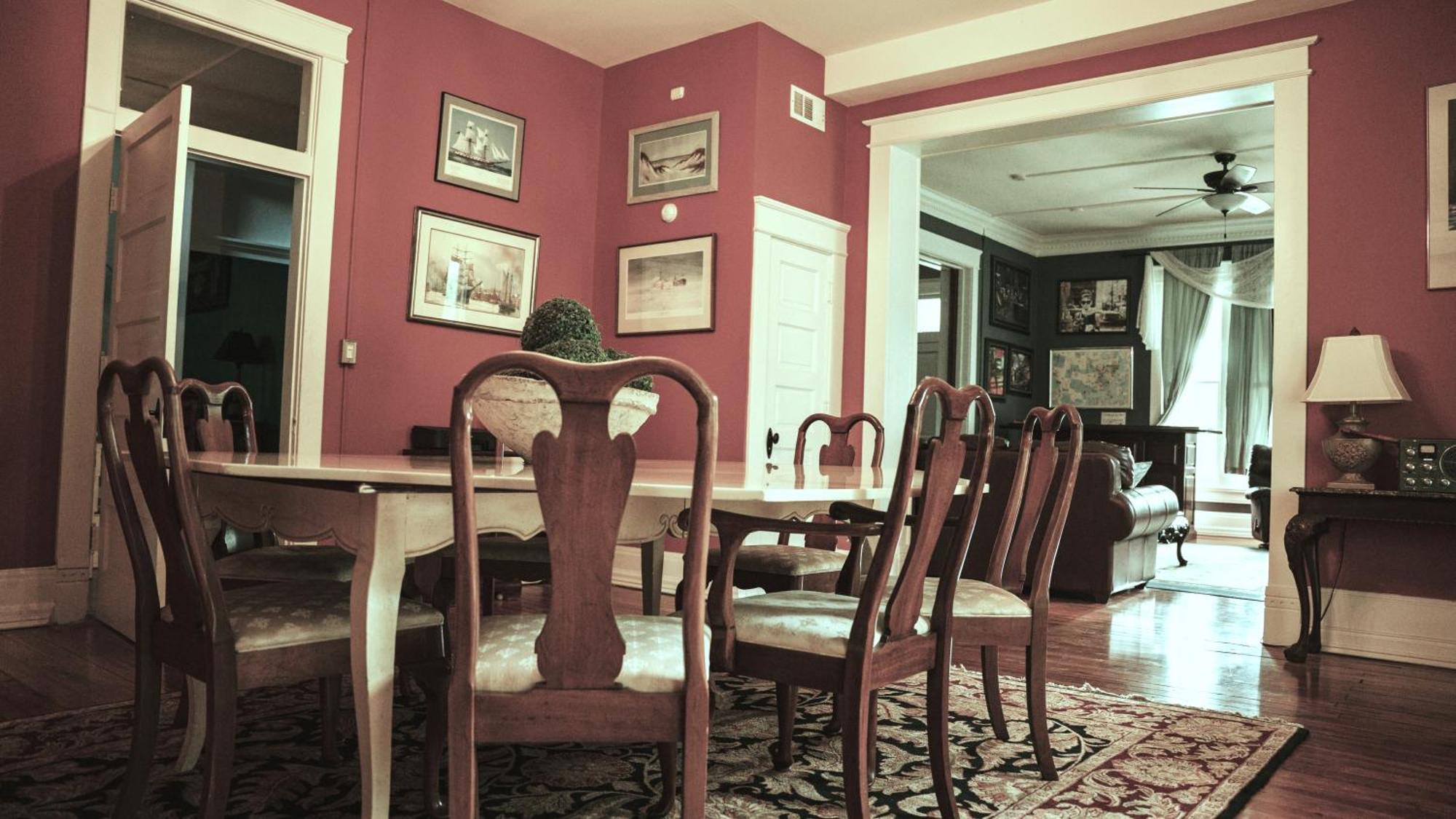 Holiday home The Magnolia Mansion 6 Minutes To Broadway On 4 Acres