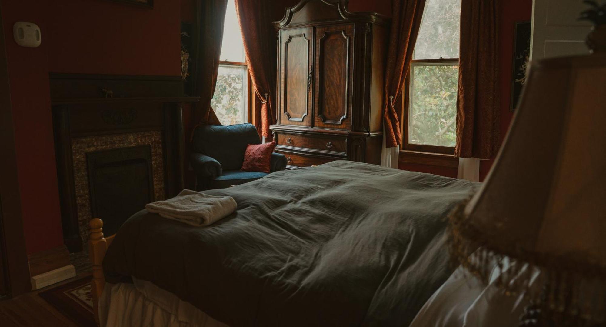 The Magnolia Mansion 6 Minutes To Broadway On 4 Acres