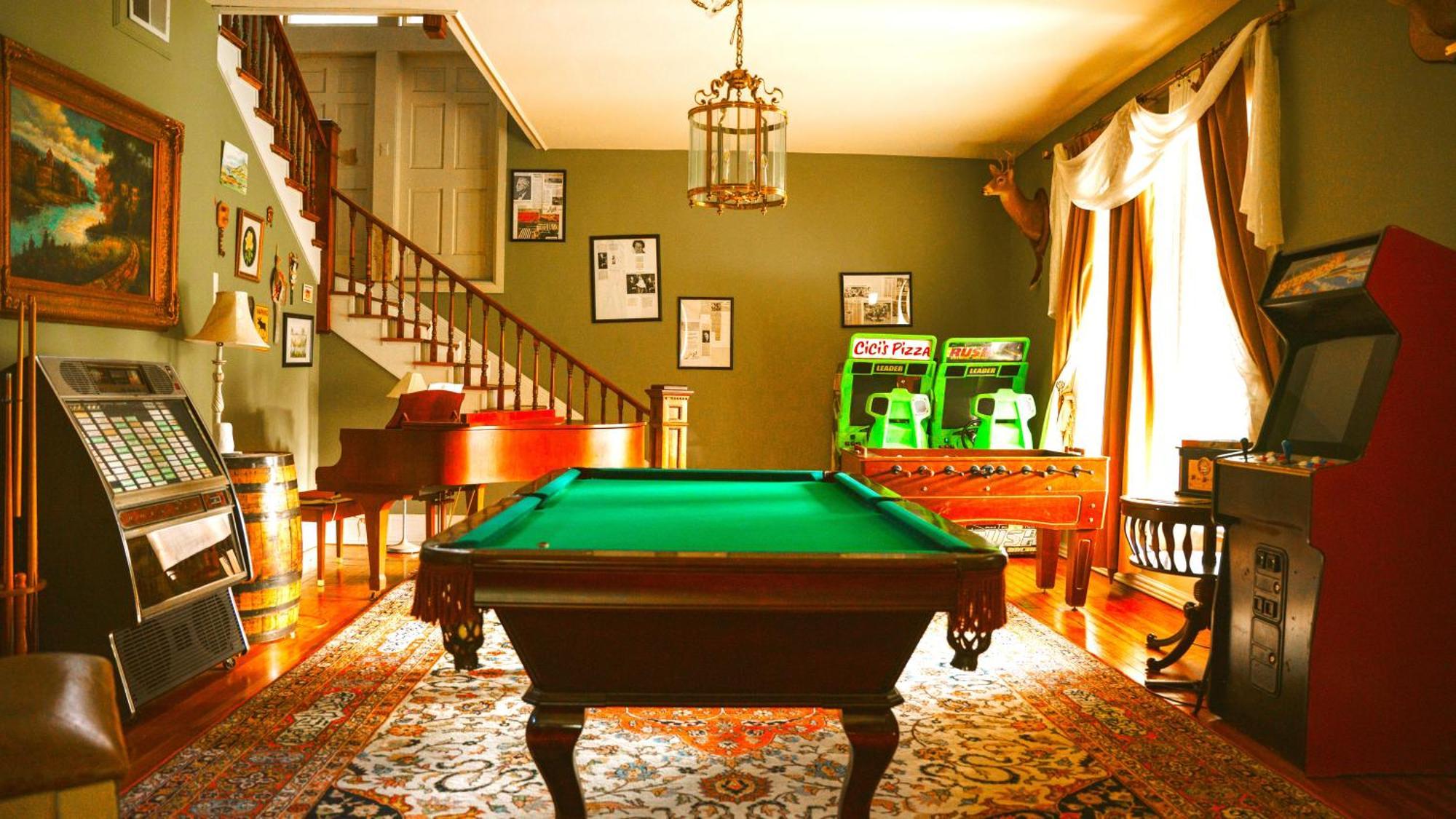 The Magnolia Mansion 6 Minutes To Broadway On 4 Acres Holiday home