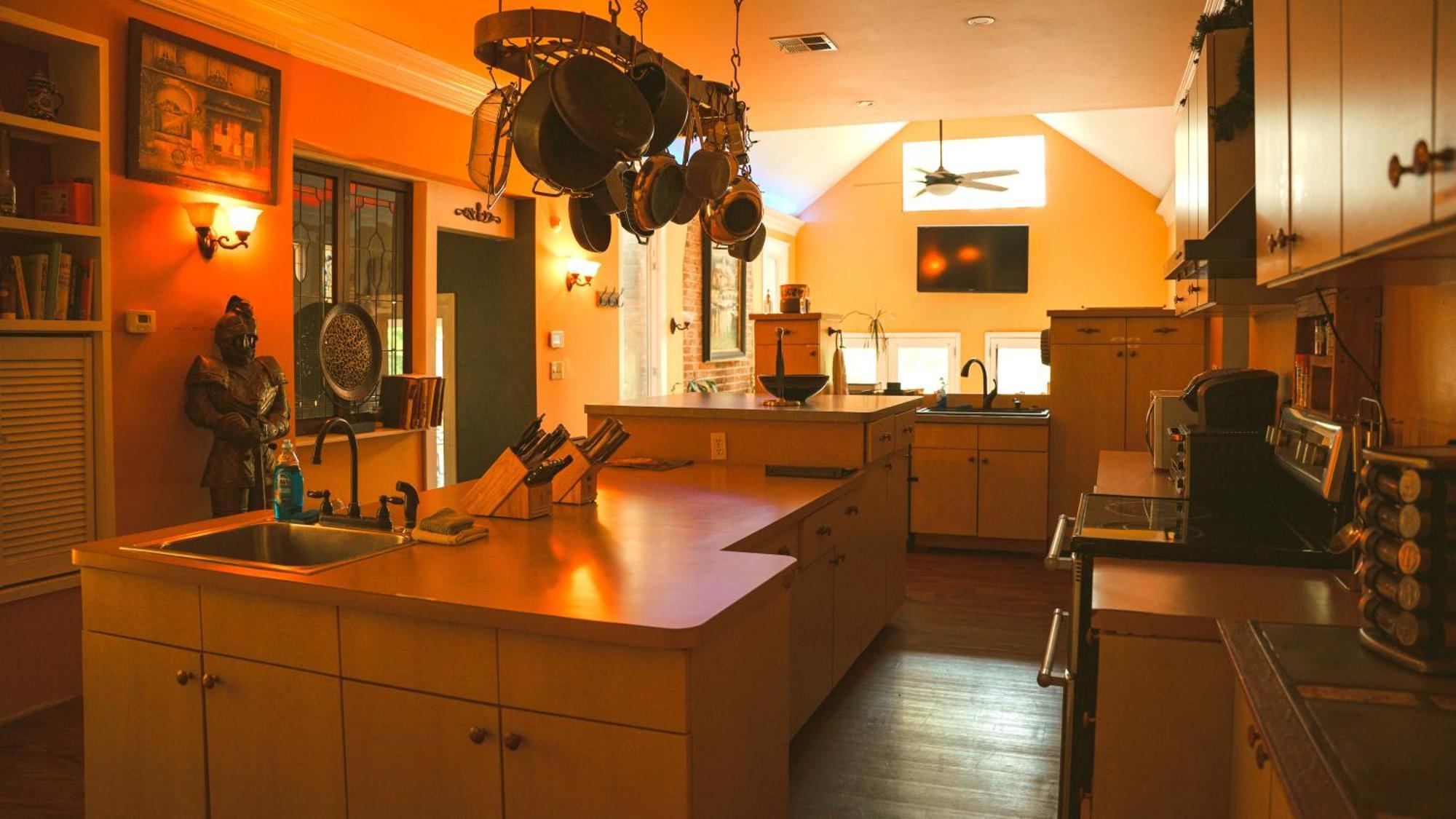 The Magnolia Mansion 6 Minutes To Broadway On 4 Acres