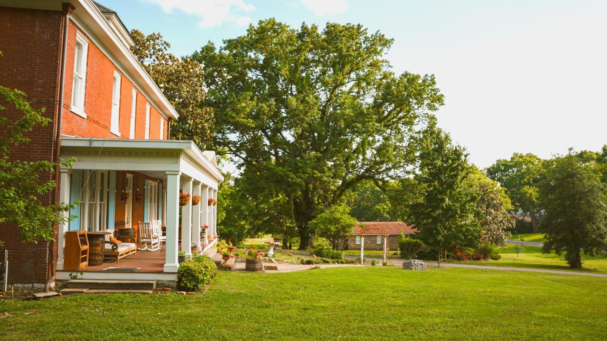 The Magnolia Mansion 6 Minutes To Broadway On 4 Acres *