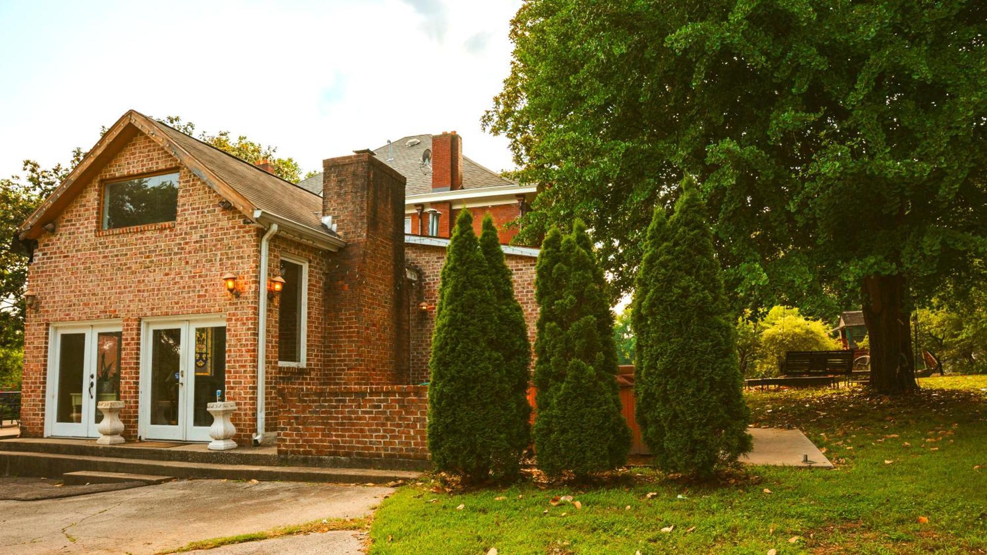 The Magnolia Mansion 6 Minutes To Broadway On 4 Acres