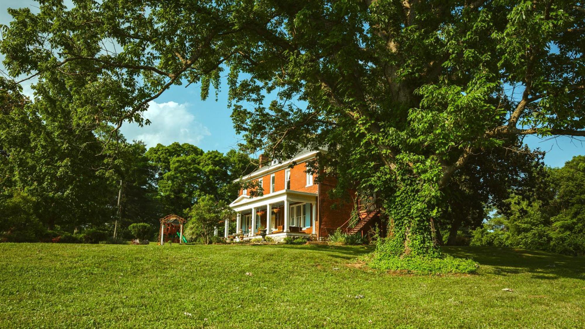 Holiday home The Magnolia Mansion 6 Minutes To Broadway On 4 Acres Nashville