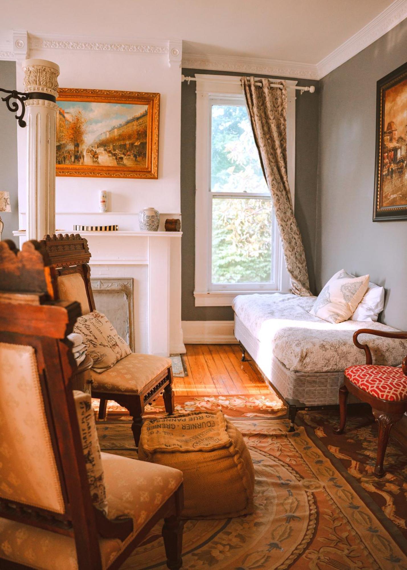 The Magnolia Mansion 6 Minutes To Broadway On 4 Acres Holiday home *