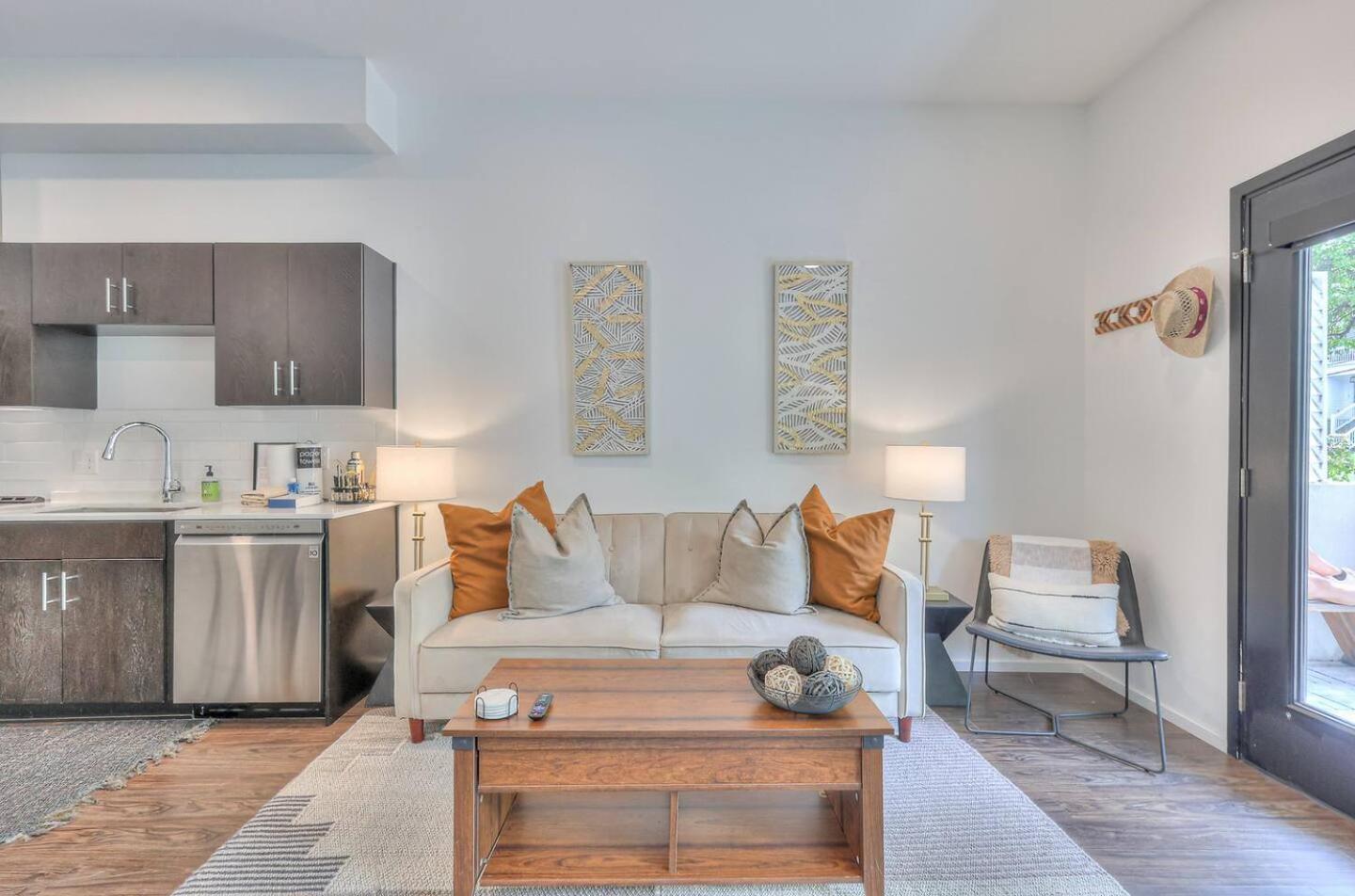 Holiday home Amazing Downtown W Pool And Free Parking Nashville