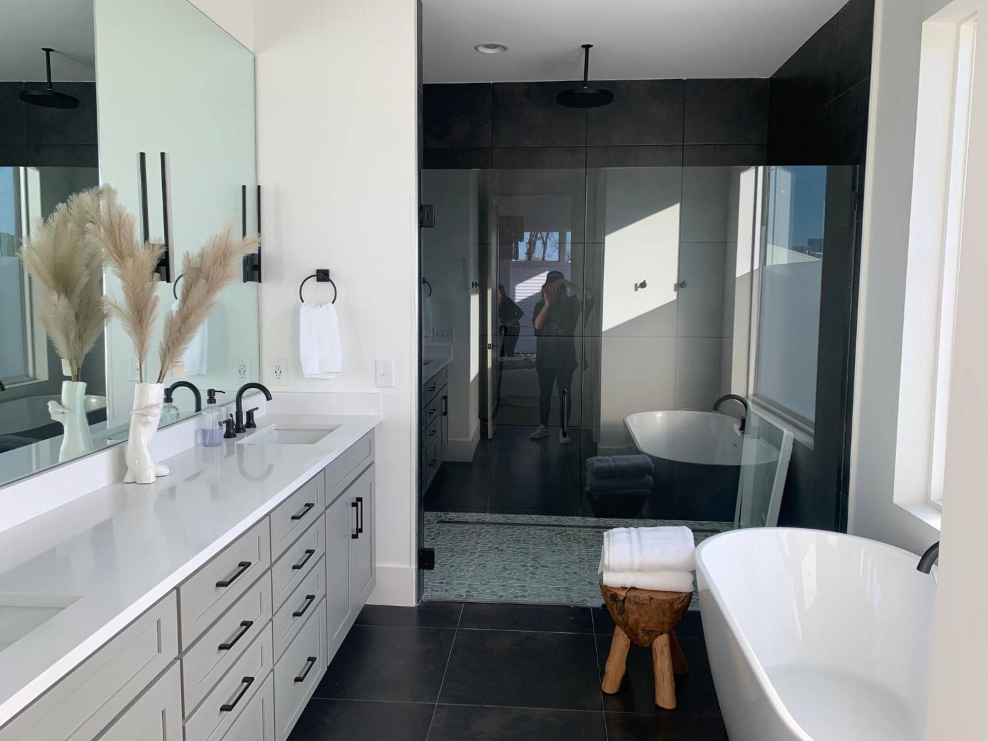 Archer House | Hot Tub Rooftop | Downtown Luxury! Nashville