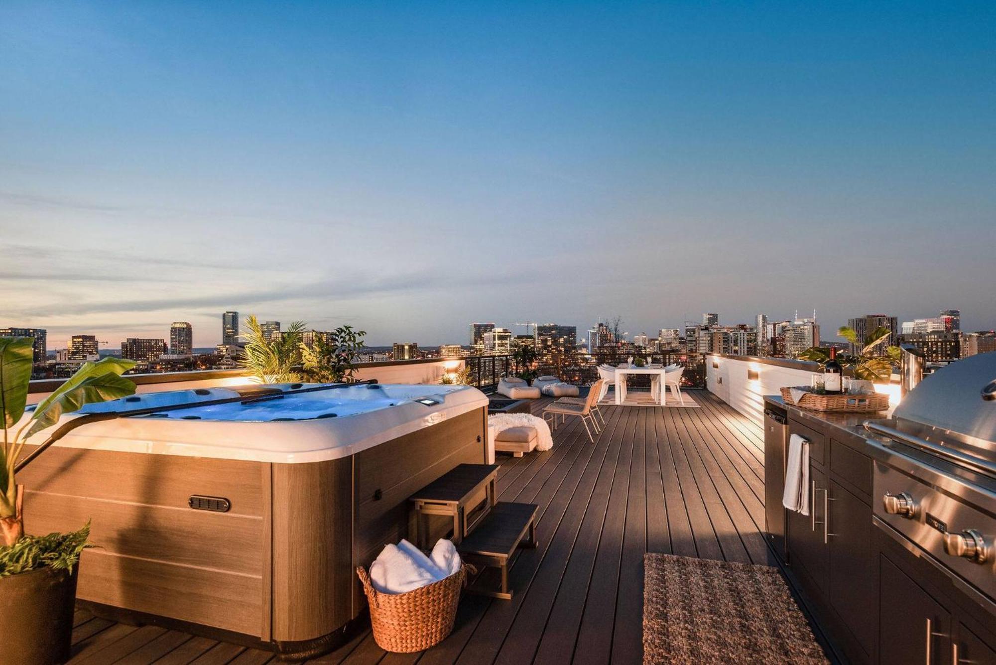Holiday home Archer House | Hot Tub Rooftop | Downtown Luxury! Nashville