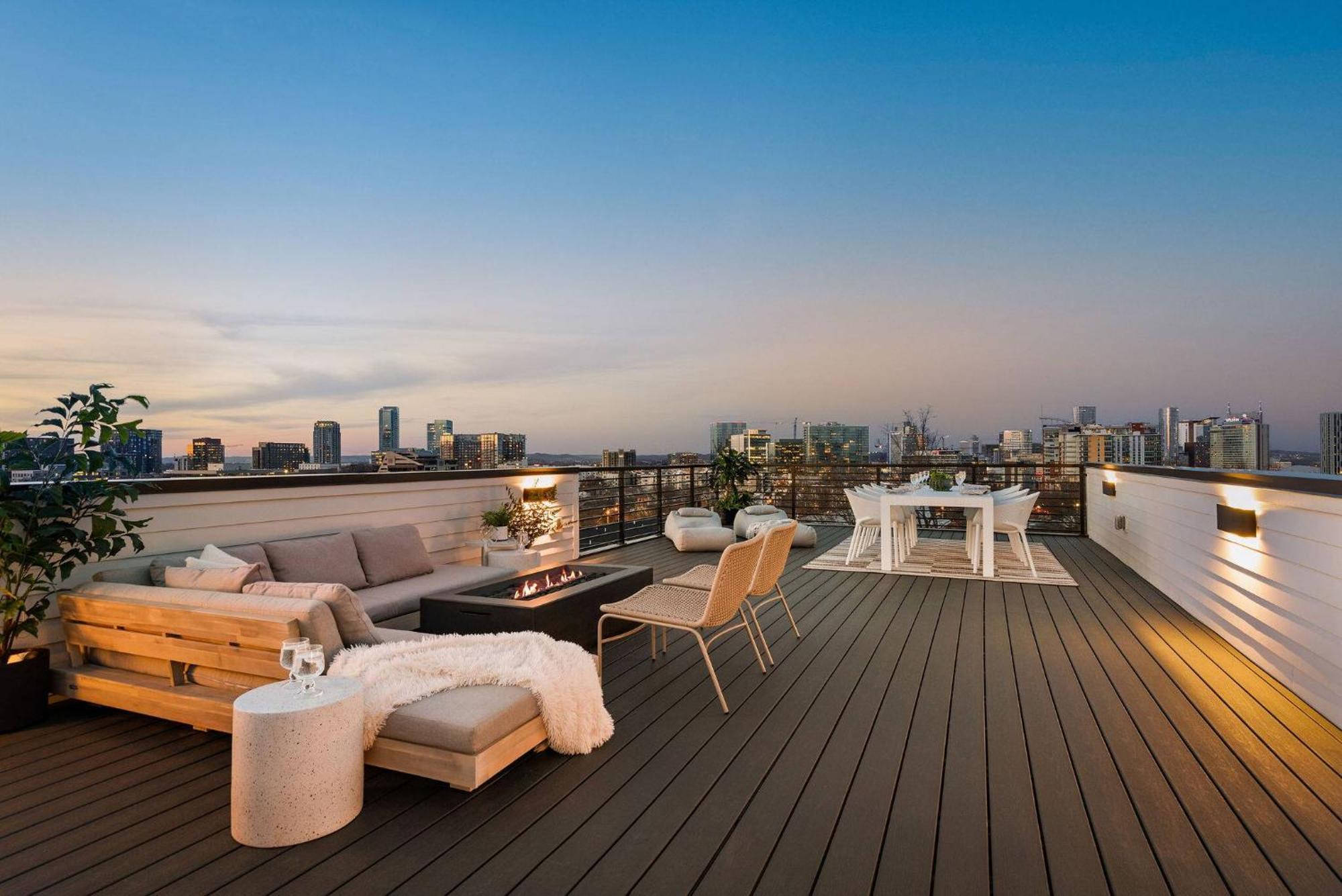 Archer House | Hot Tub Rooftop | Downtown Luxury! Nashville