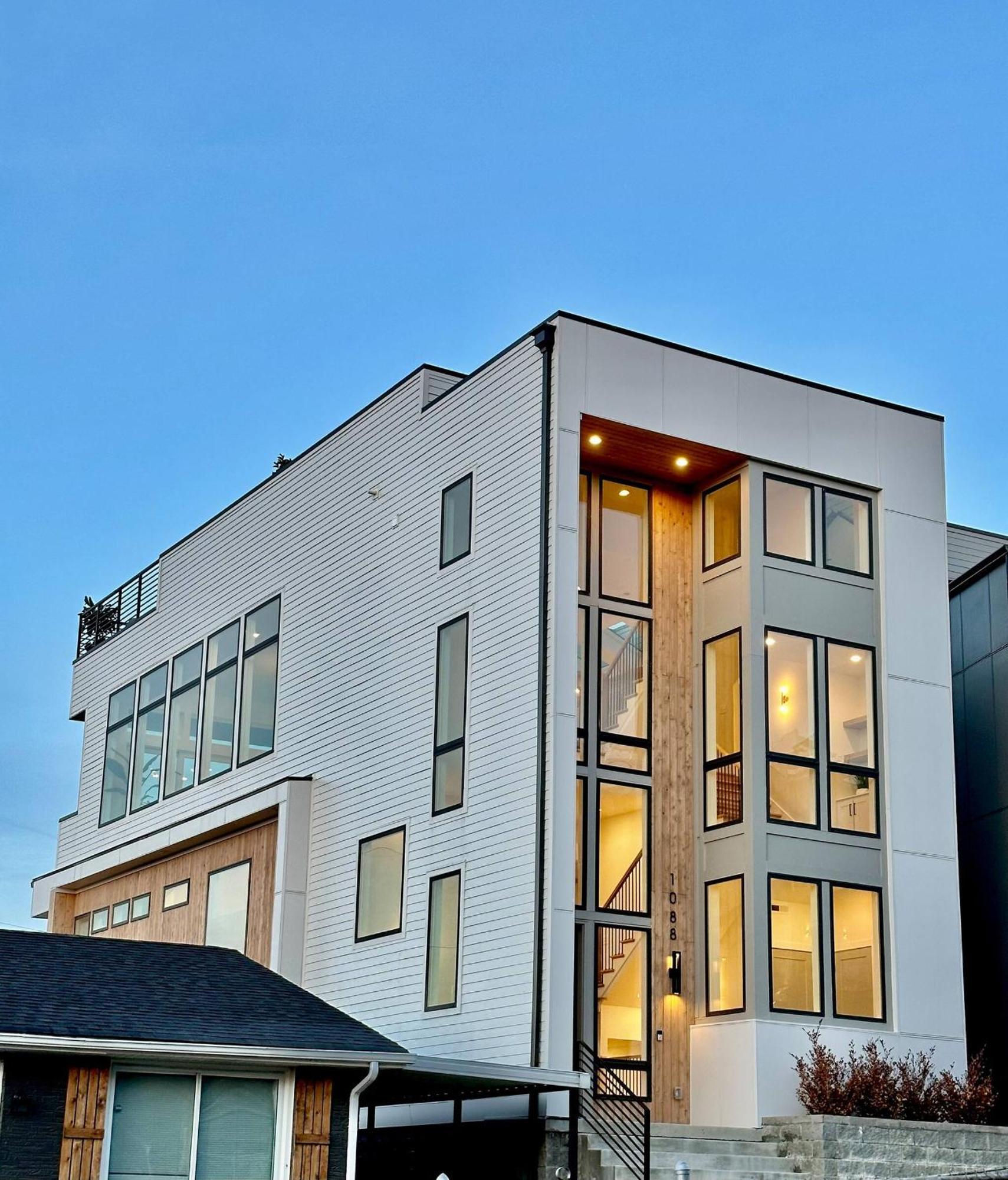 Archer House | Hot Tub Rooftop | Downtown Luxury! Holiday home *