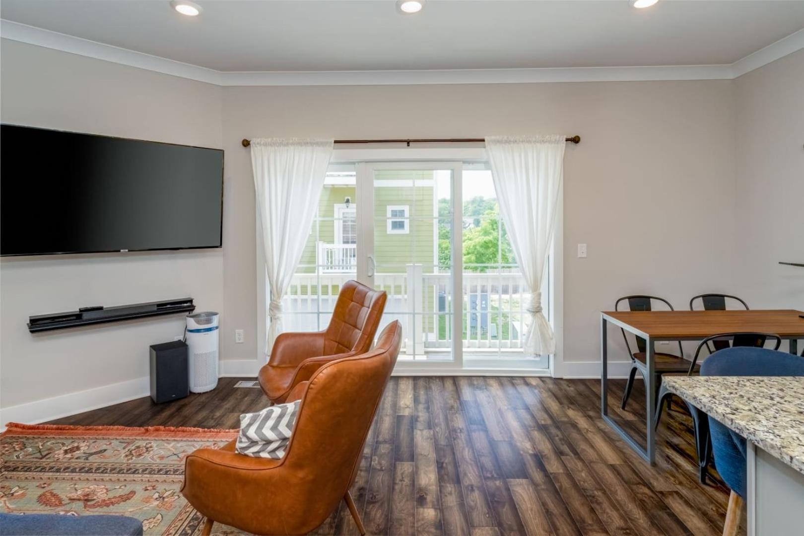 Cumberland Emerald - Walk To Dining Holiday home *