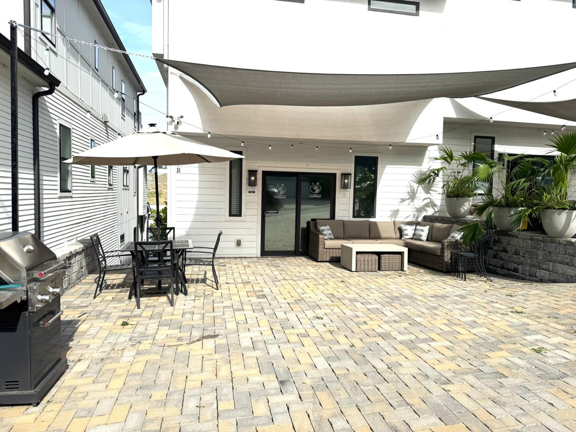 2mi Downtown Hot Tub Balcony 4 King Beds Nashville