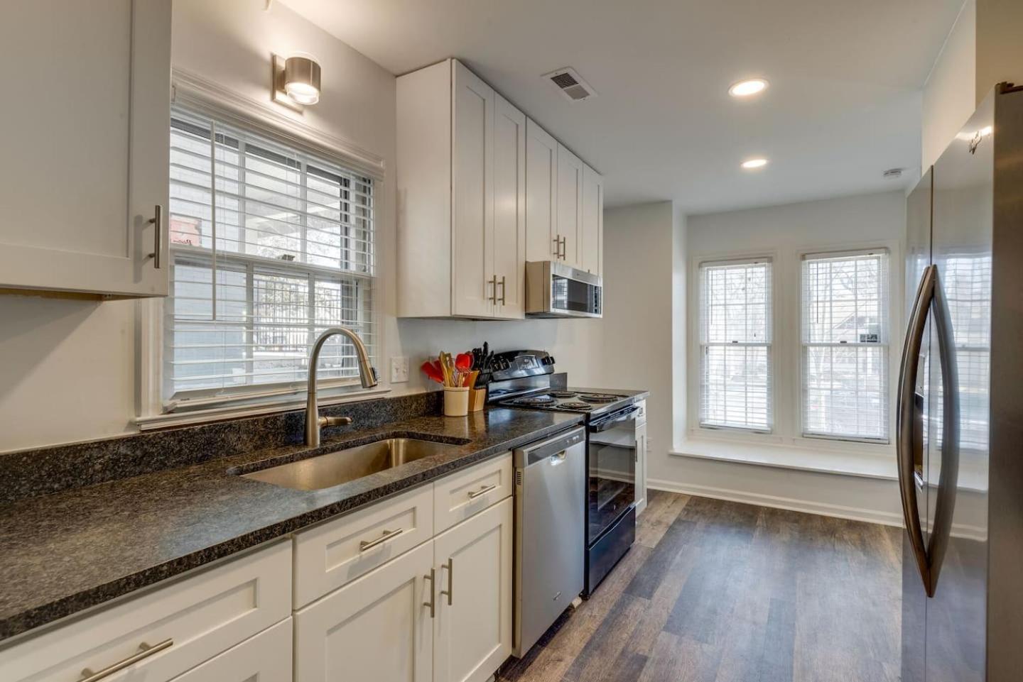 Luxury Townhouse On Music Row - Downtown *