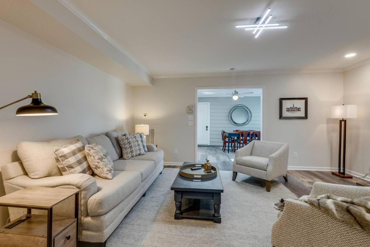 Luxury Townhouse On Music Row - Downtown Holiday home *