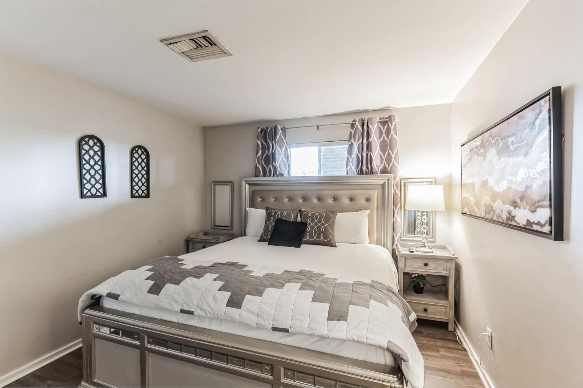 Holiday home Riverfront Charm - A Scenic Downtown For 6 *