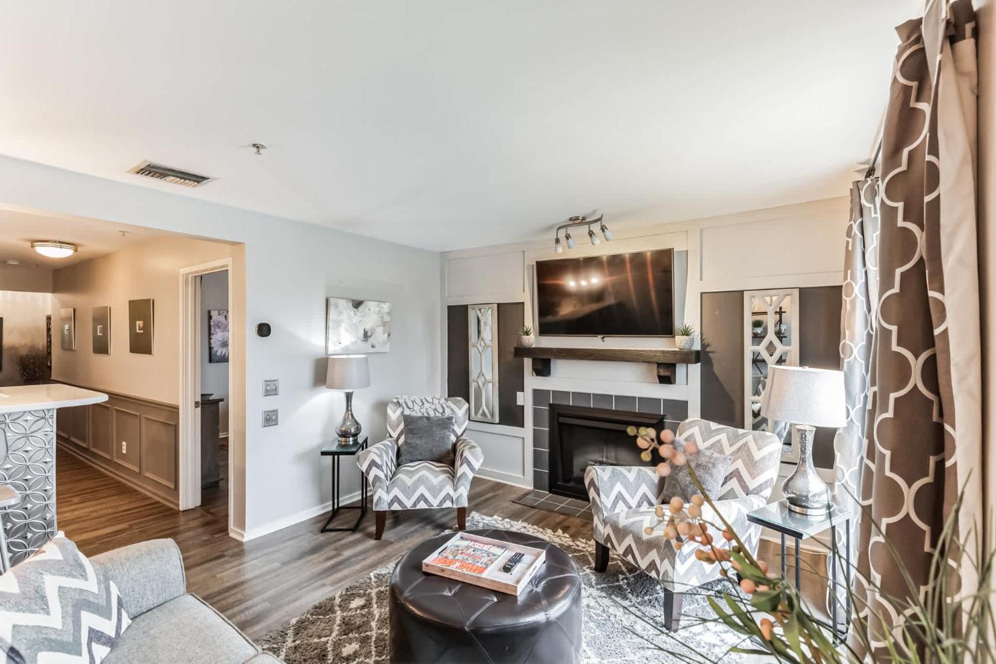 Riverfront Charm - A Scenic Downtown For 6 Nashville