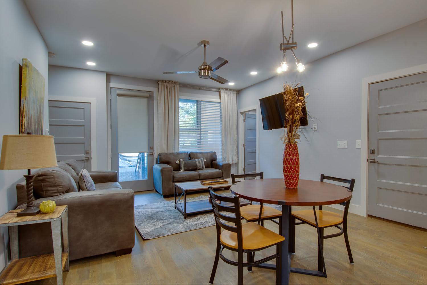 Dual - 1 Mile From Dt Nash & Farmers Market * Nashville