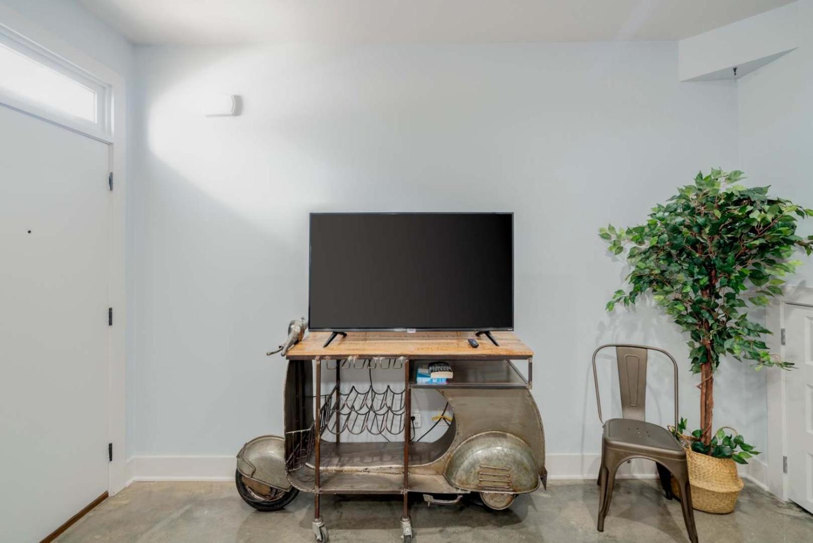 Modern 2 Bdr Townhome Minutes From Downtown *